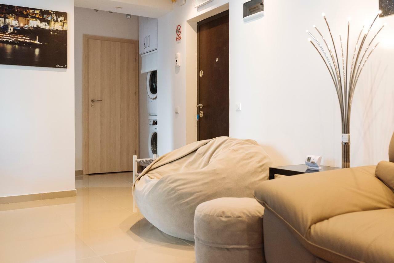 Luxury Flat 8 Near Metro Leilighet Bucureşti Eksteriør bilde