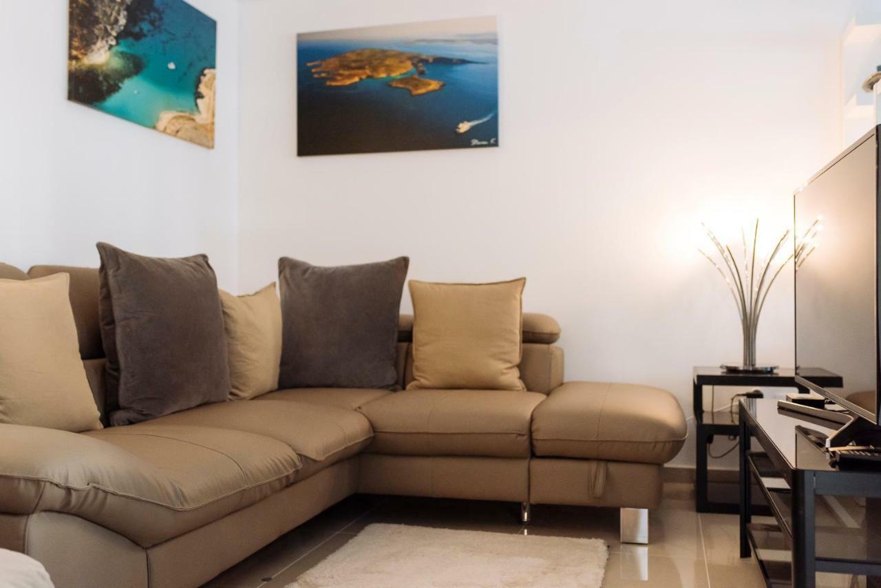 Luxury Flat 8 Near Metro Leilighet Bucureşti Eksteriør bilde