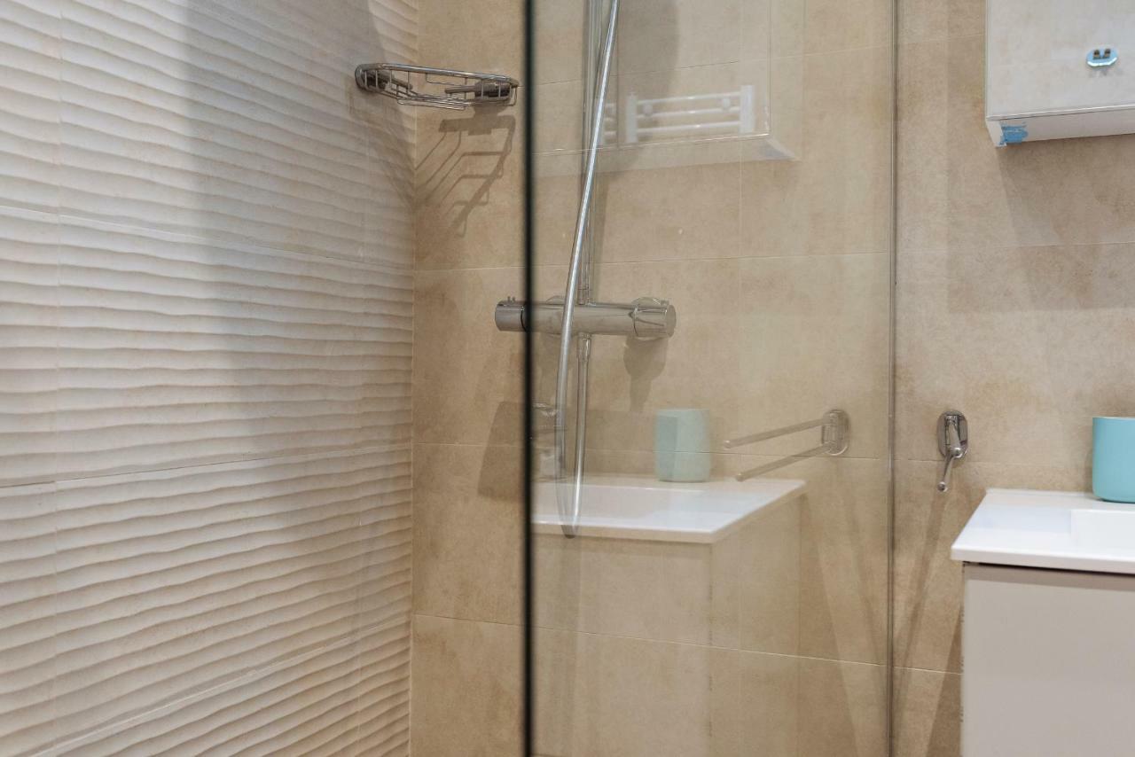 Luxury Flat 8 Near Metro Leilighet Bucureşti Eksteriør bilde