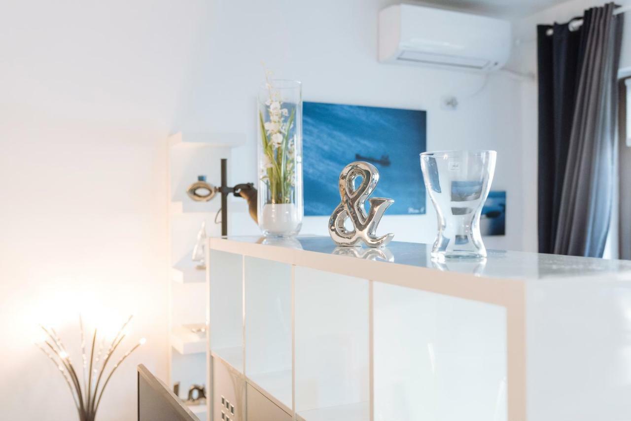 Luxury Flat 8 Near Metro Leilighet Bucureşti Eksteriør bilde